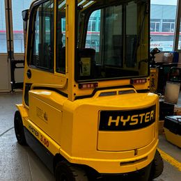 Hyster J3.00XM-861 °°° 4-Rad Elektrostapler