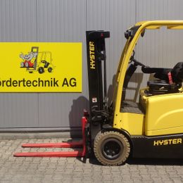 Hyster J3.0XN °°° 4-Rad Elektrostapler