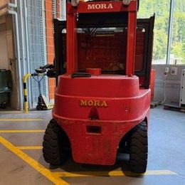 Mora EP100RC °°° 4-Rad Elektrostapler