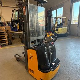 Unimax CDD15RS-2 °°° Hochhubwagen