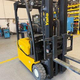 Yale YALE ERP16VT SWB °°° 3-Rad Elektrostapler