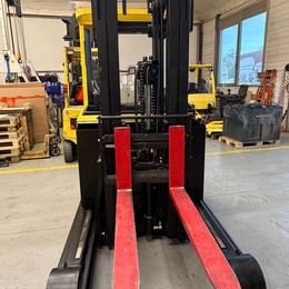 Hyster R2.5 °°° Schubmaststapler