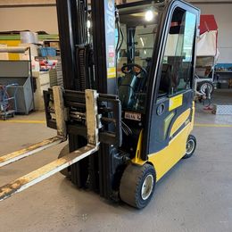Yale ERP18VF °°° 4-Rad Elektrostapler